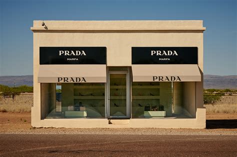 prada marfa images.